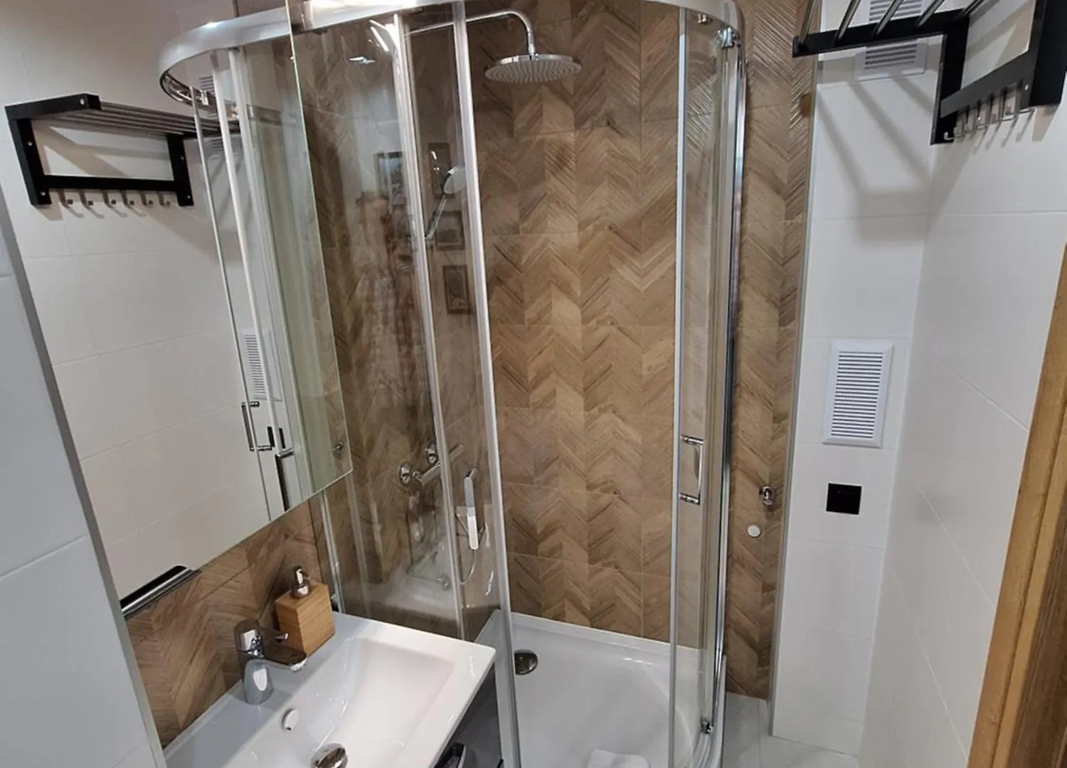 Ananasapart 600 Metrow Morze 300 Metrow Starowka Kolobrzeg Apartment